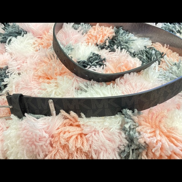 Black Michael Kors belt - Picture 4 of 5